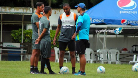 Freddy Pérez volvió a entrenar con Comunicaciones